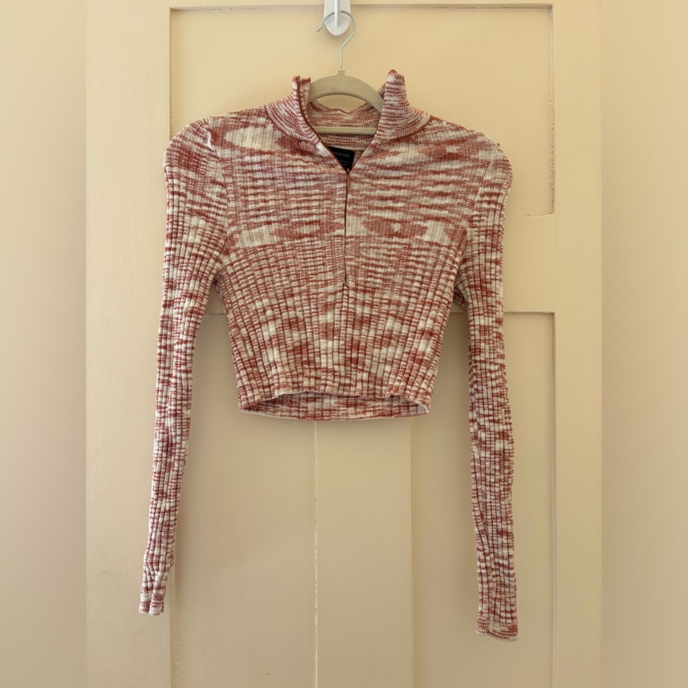 URBAN OUTFITTERS fitted crop quarter zip